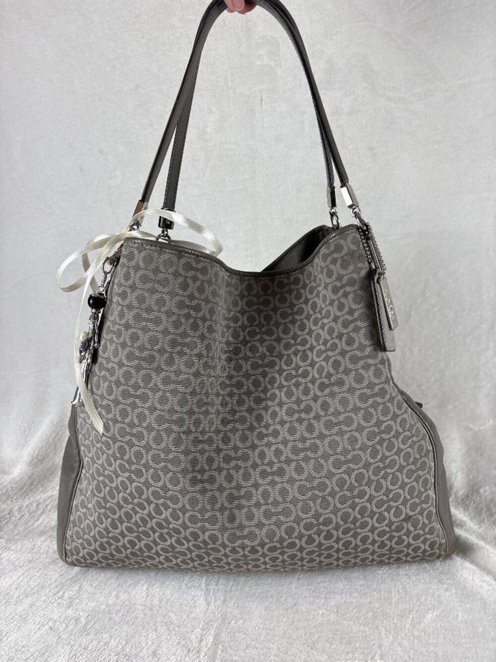 Coach Madison Phoebe Op Art Needlepoint in Silver/Grey with Charm